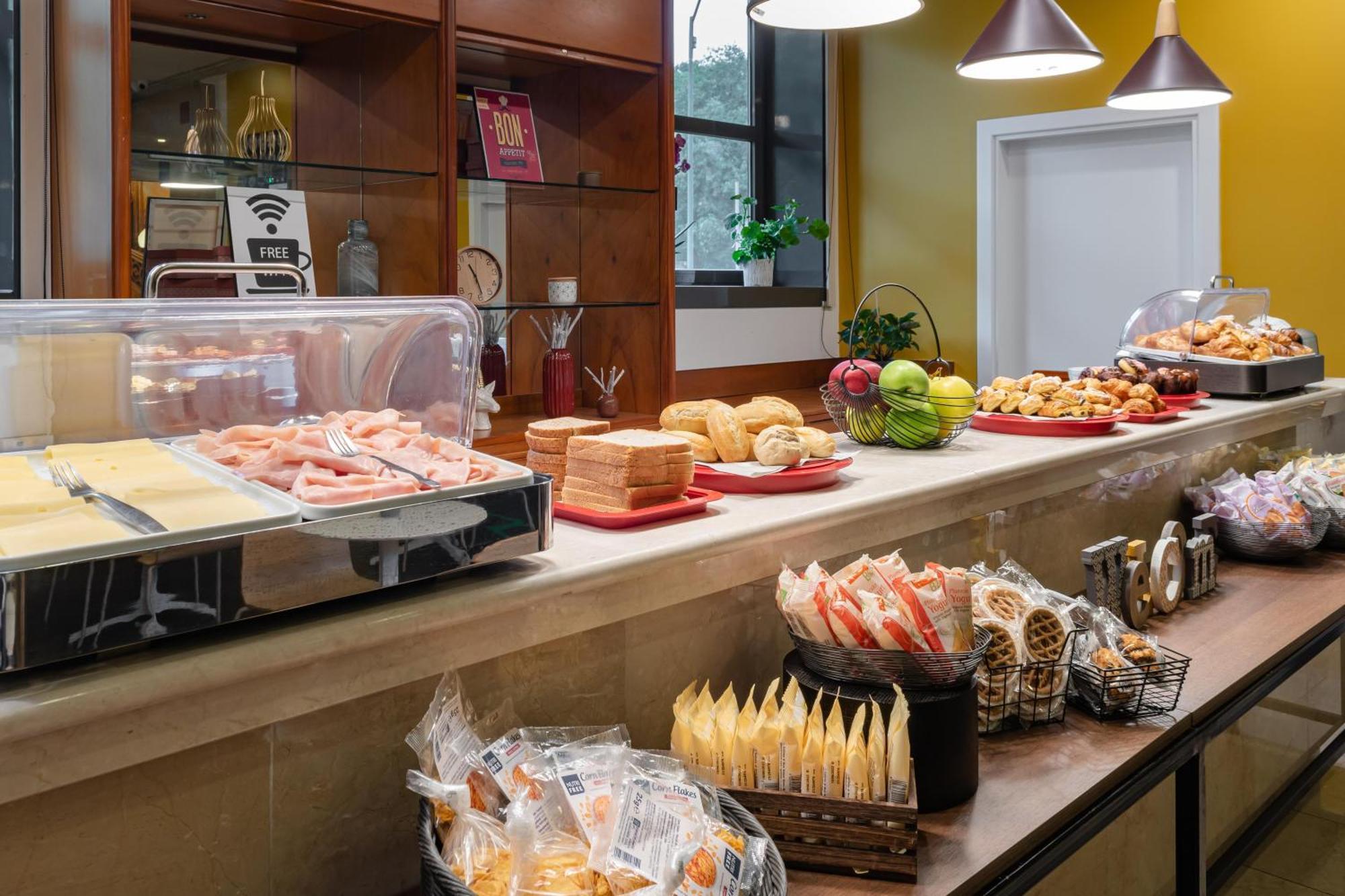 B&B Hotel קרמונה מראה חיצוני תמונה