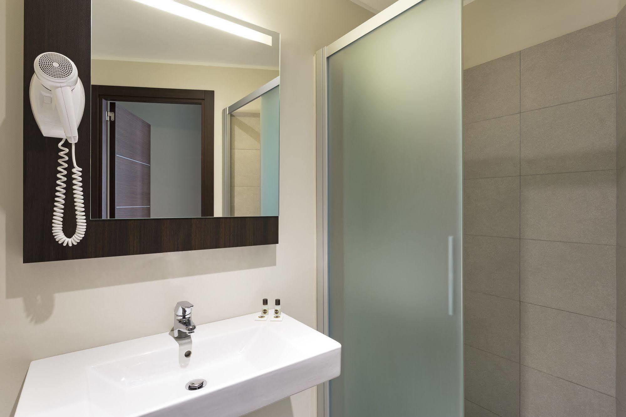 B&B Hotel קרמונה מראה חיצוני תמונה