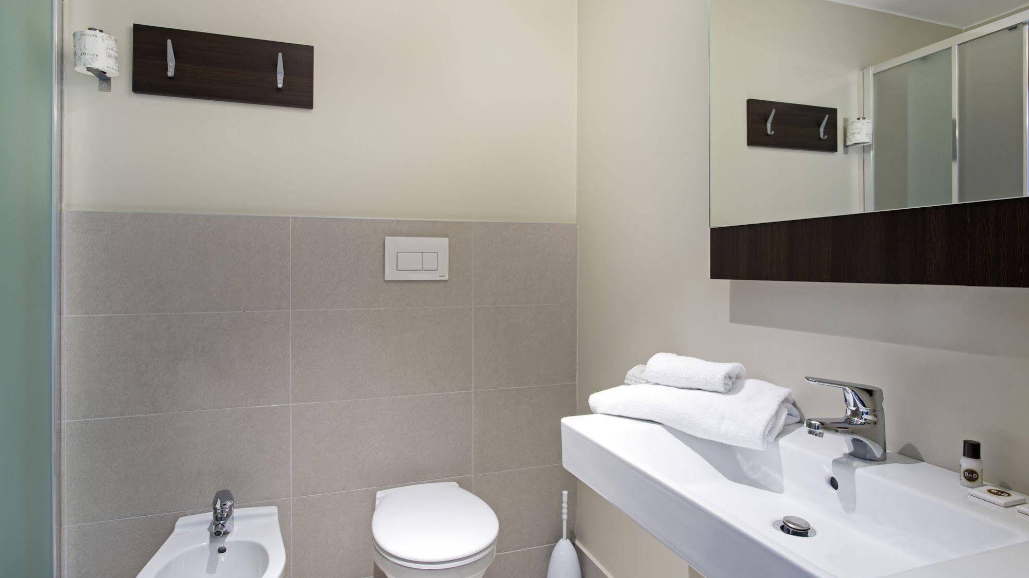 B&B Hotel קרמונה מראה חיצוני תמונה